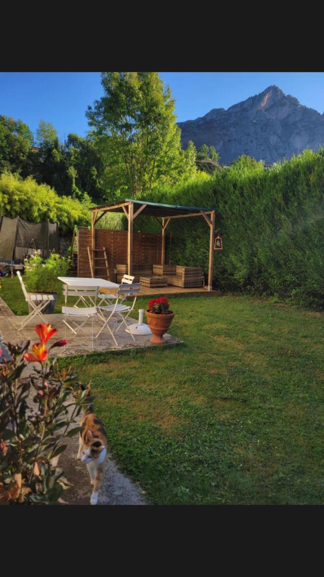 Surba Au Bord De L Eau B&B 외부 사진
